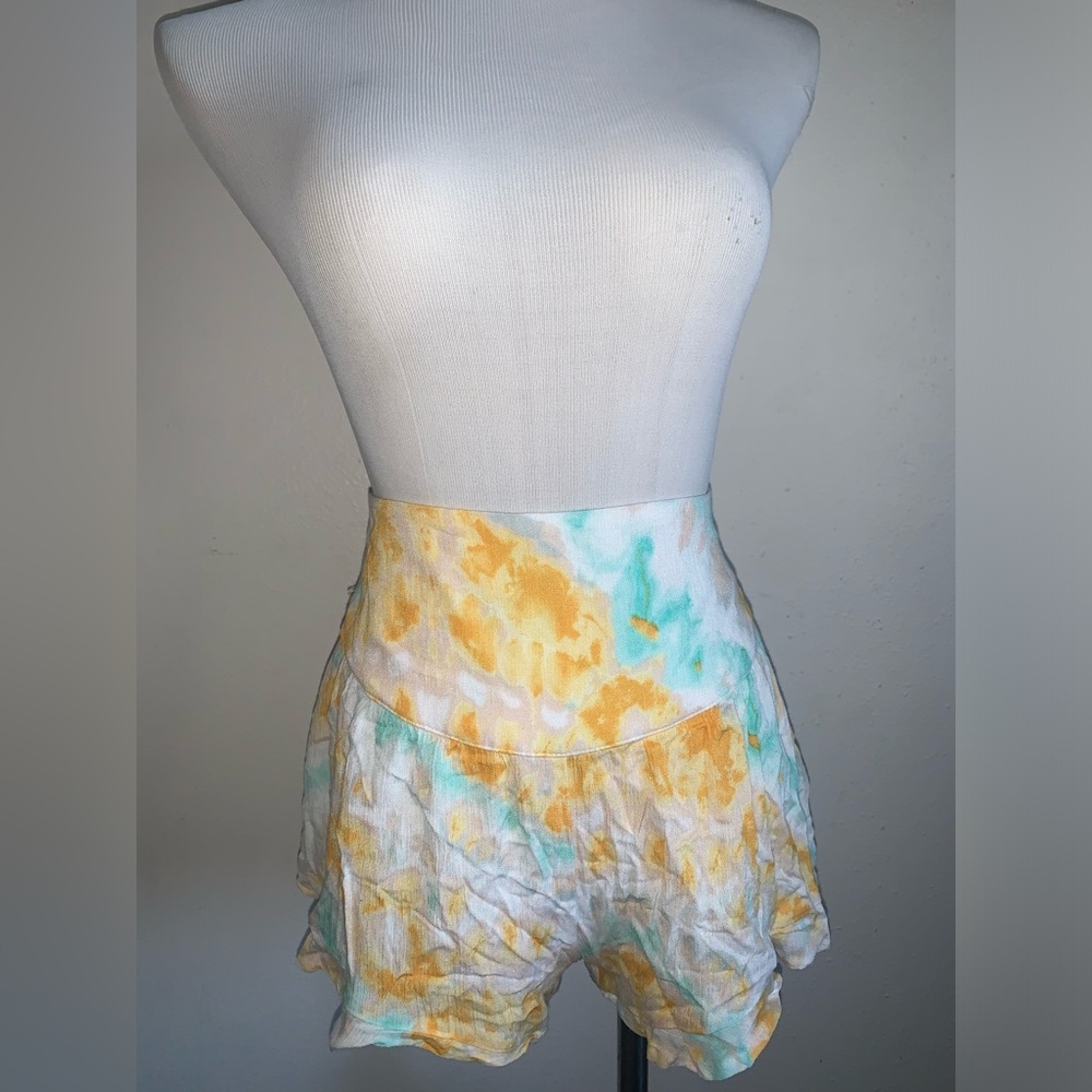 Altar’d state spring Ruffle shorts